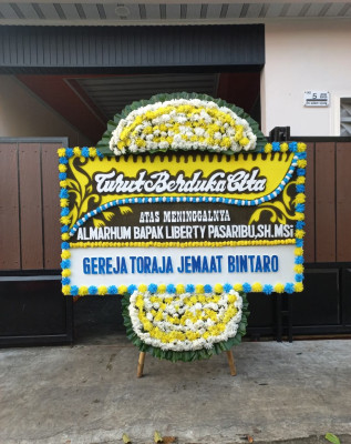 Papan Bunga Duka di Pancoran Mas